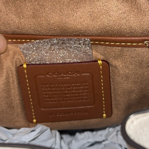 COACH Bag Riya 21 Backpack Chalk White Leather AUTHENTIC NWT-Broken Snap Closure - Picture 8 of 15